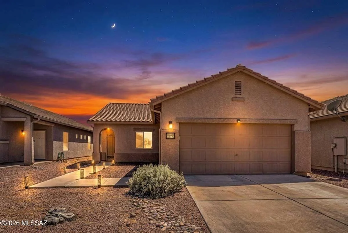 Front view of 21163 E Treasure Road property, by Edgar Huerta Real Estate Agent in Tucson