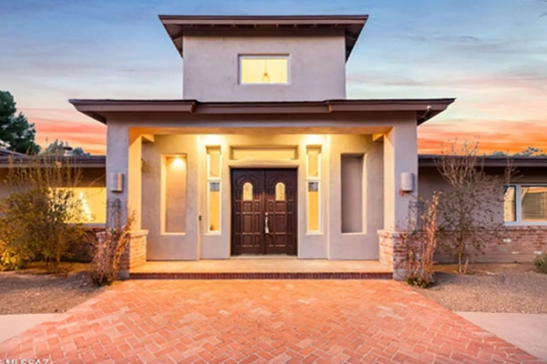 Image of property at 6115 E San Mateo Street
